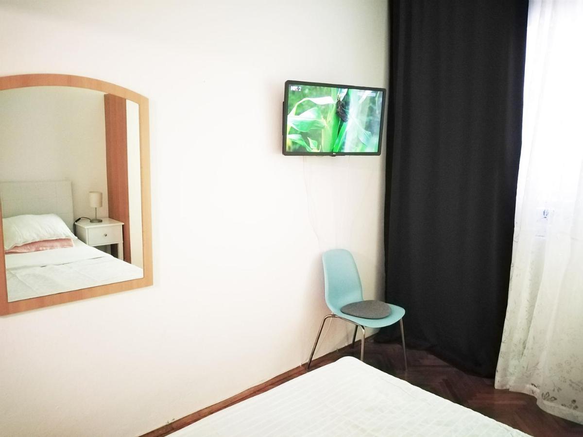 Studio Apartment Blue Window Biograd Na Moru Exterior photo